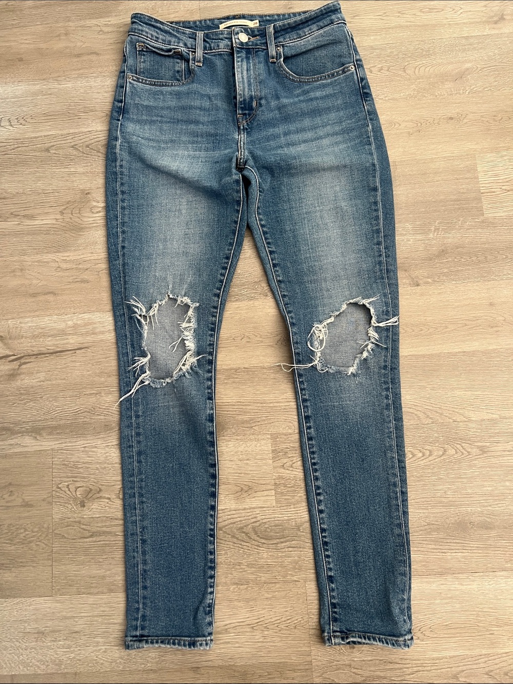 Levi’s 721 High Rise Skinny 28”